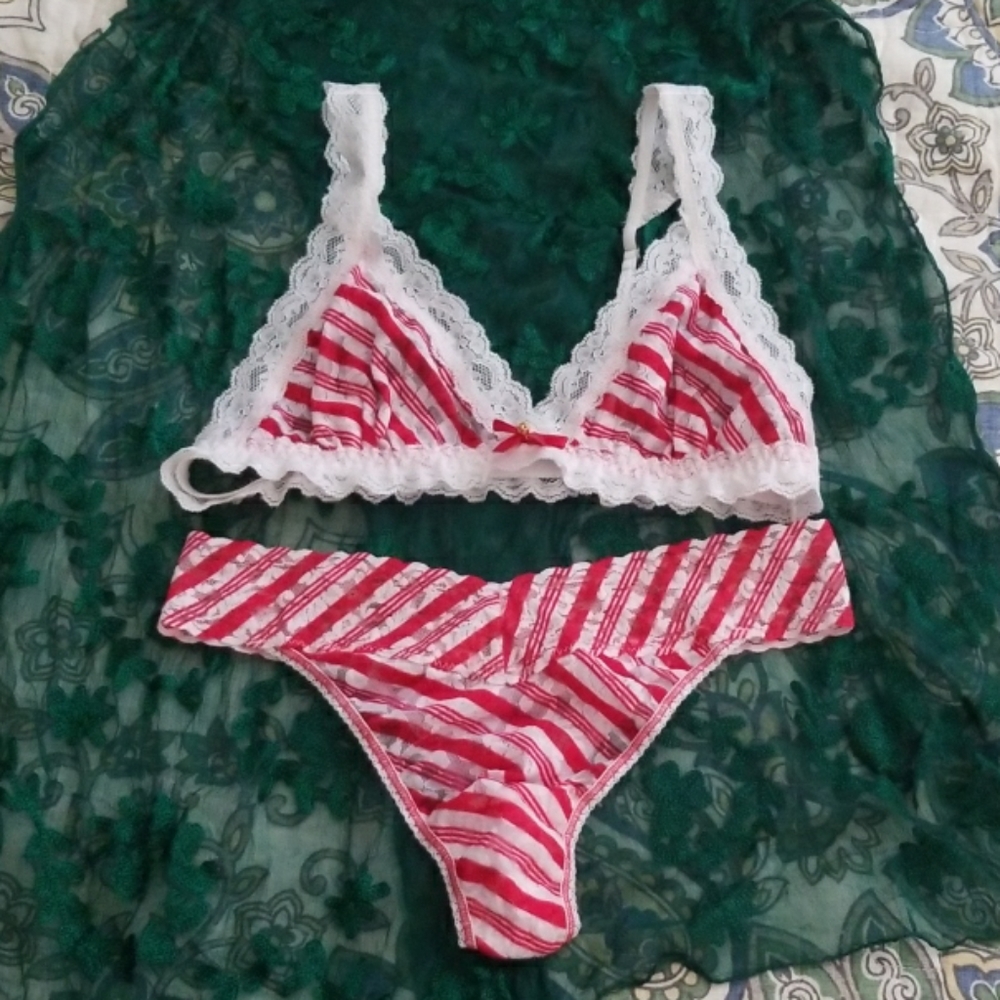 Hanky Panky Peppermint Bralette/Thong Set
